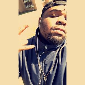 Meet your Posher, Ezay